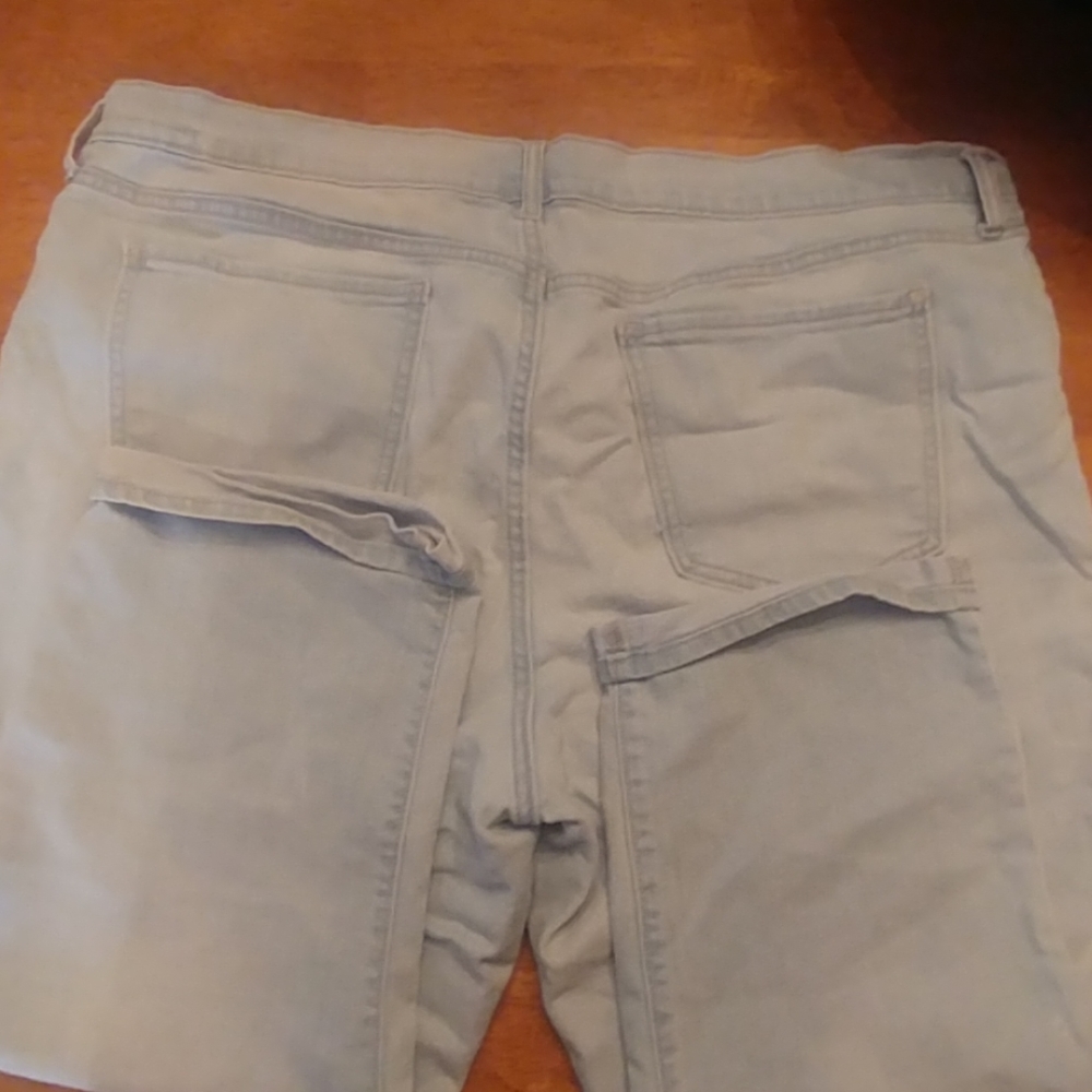Capris - Picture 3 of 3